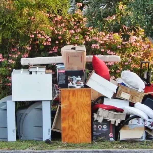 junk-removal-1024x768-1-rhnuomnj